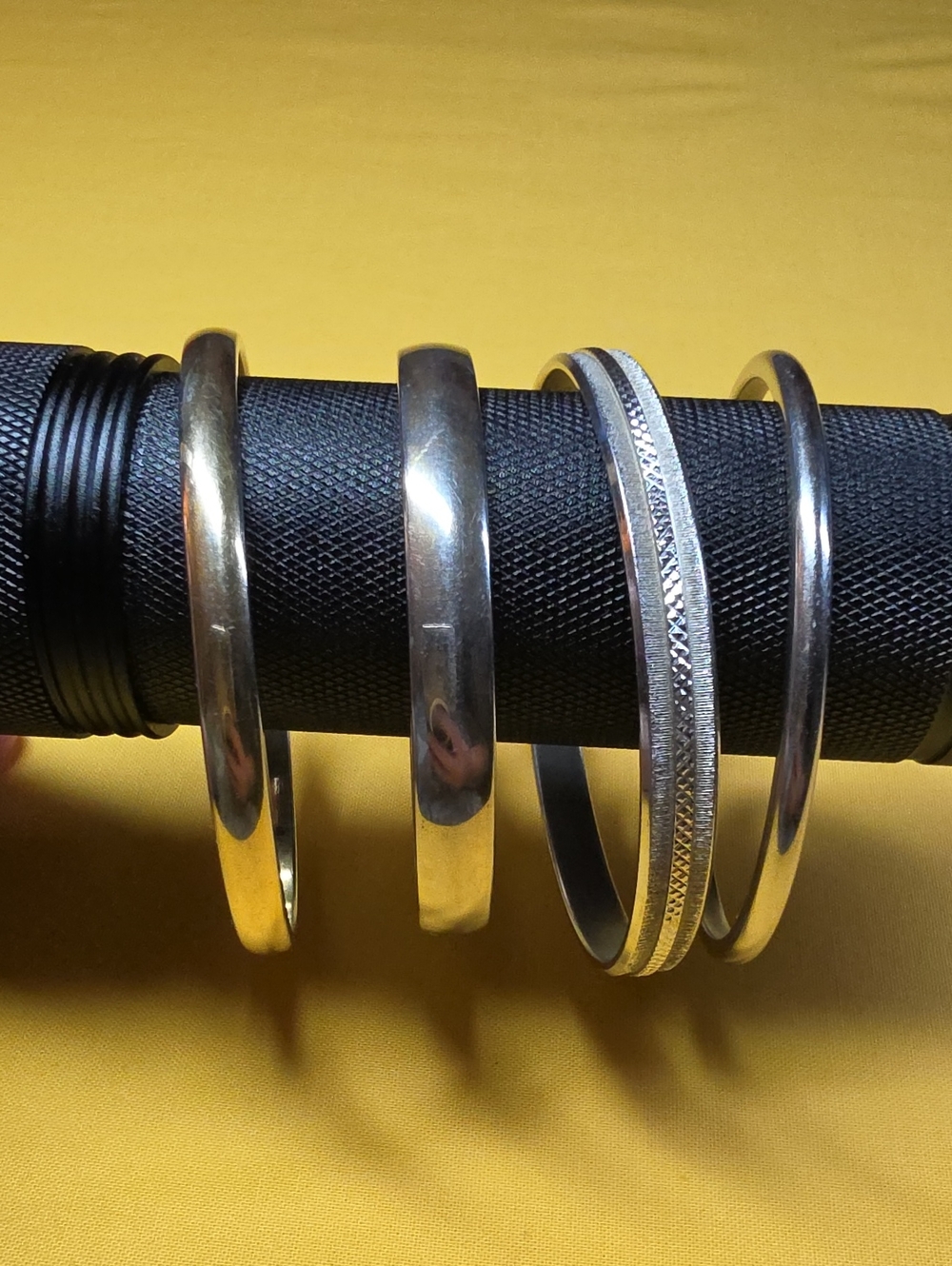✨ Vintage Monet Gold & Silver Tone Bangle Bracelets ▪︎ Set of 4 (2 S & 2 M) ✨️